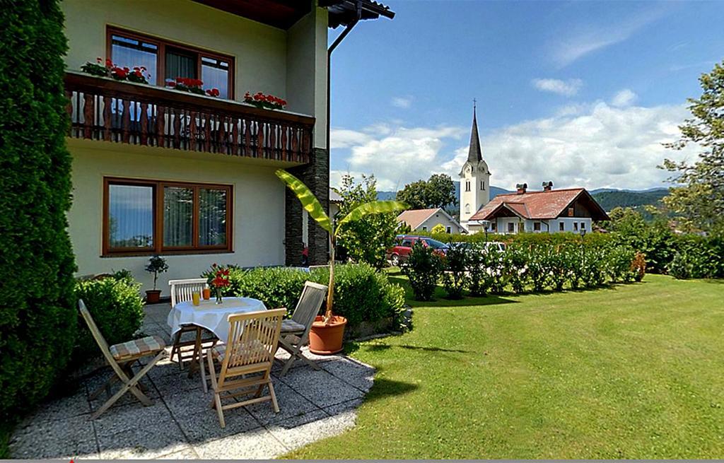 Beautyfarm Landhaus Servus Фельден-ам-Вертерзе Екстер'єр фото