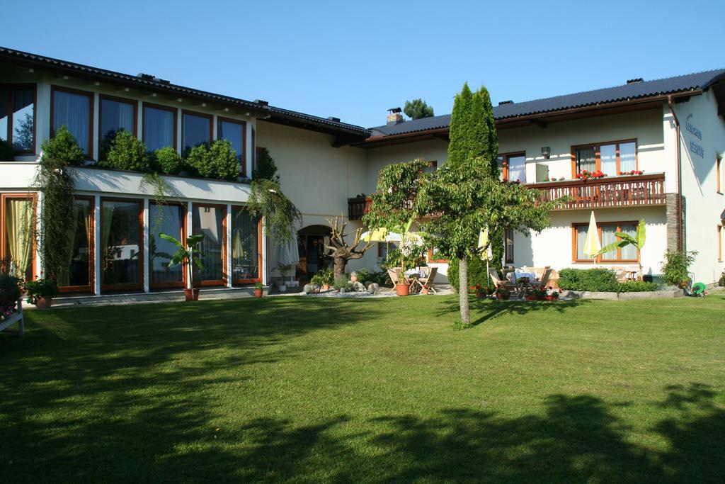 Beautyfarm Landhaus Servus Фельден-ам-Вертерзе Екстер'єр фото